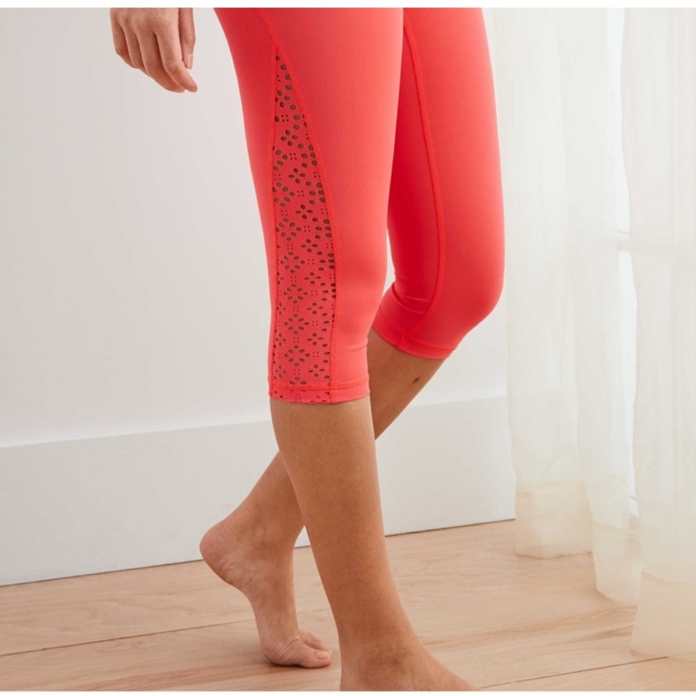 Aerie move lasercut high wasited cropped L - Picture 9 of 9